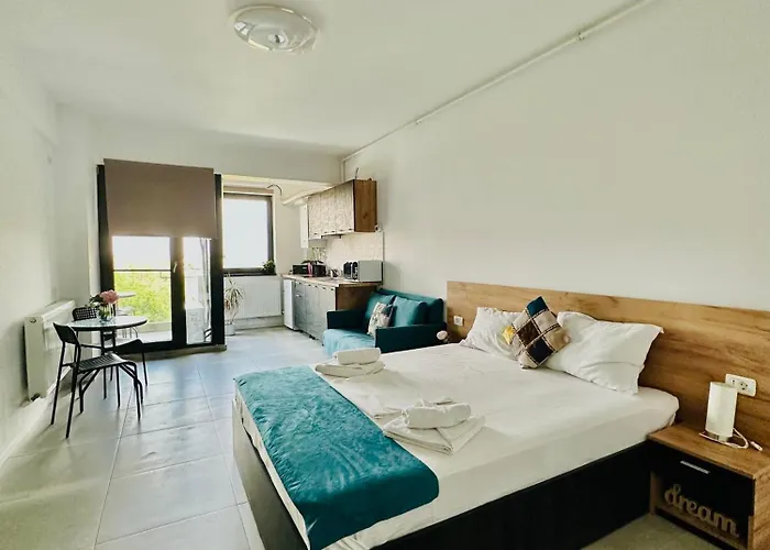 & Studiouri Calypso * إيفوري نورد